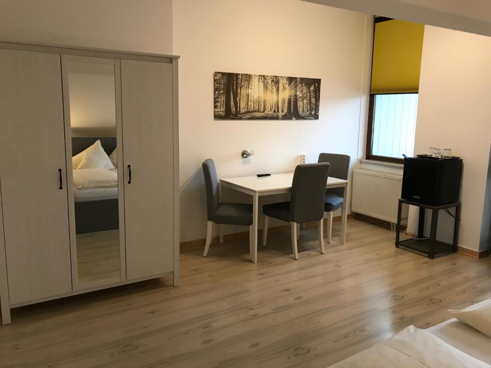 Abendruhe Hotel - Kontaktloser Check In Oberhaching Εξωτερικό φωτογραφία