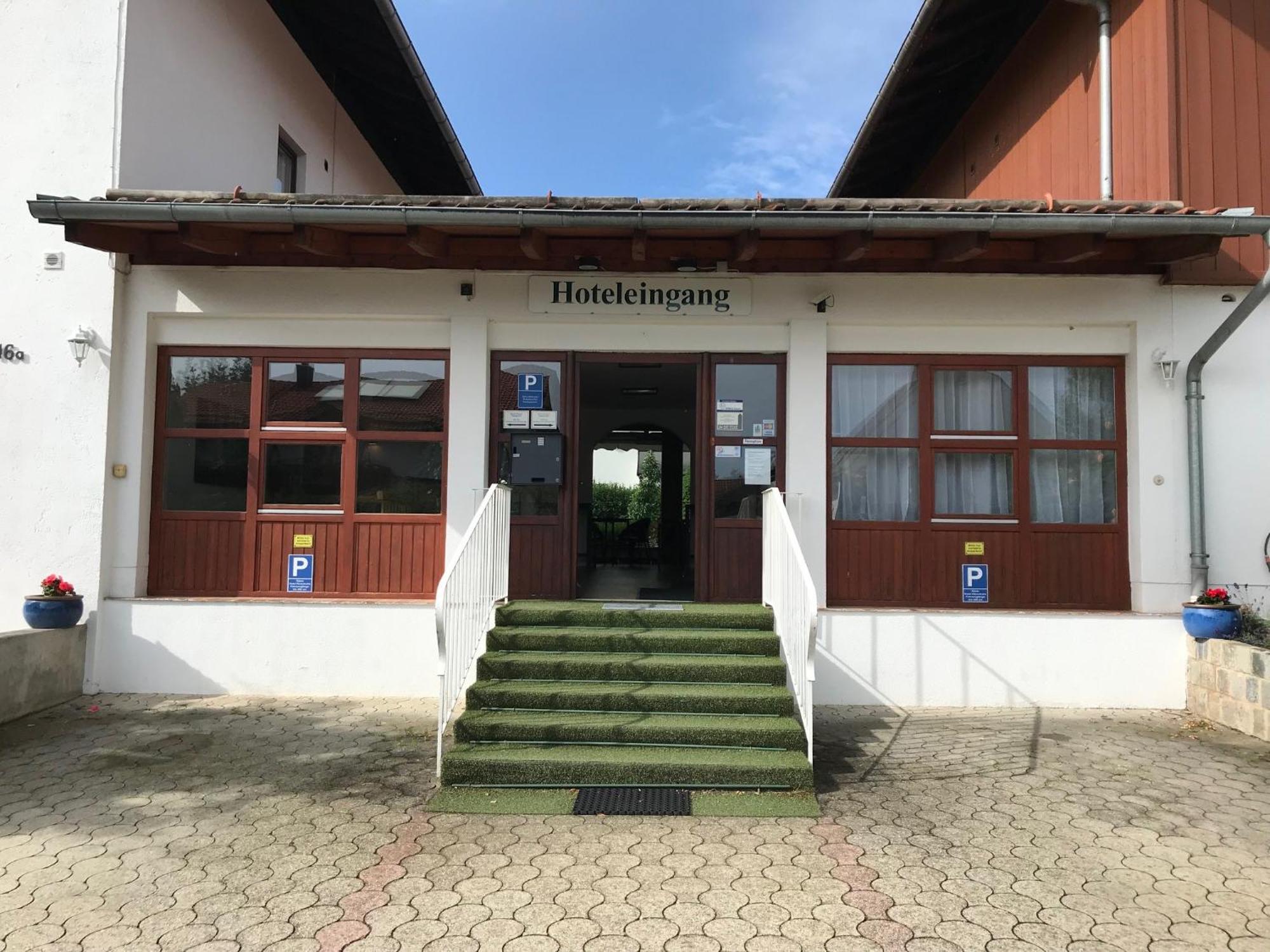 Abendruhe Hotel - Kontaktloser Check In Oberhaching Εξωτερικό φωτογραφία